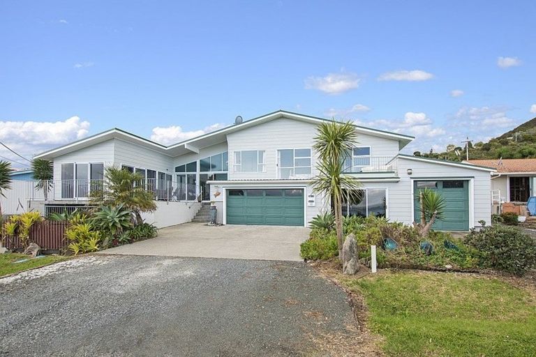 Photo of property in 10 Waikaraka Beach Road, Tamaterau, Whangarei, 0174