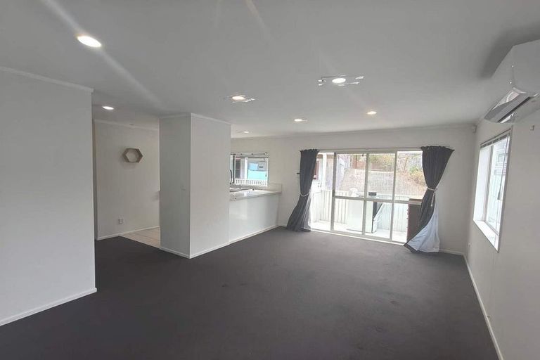 Photo of property in 16 Rotoiti Avenue, Pakuranga Heights, Auckland, 2010