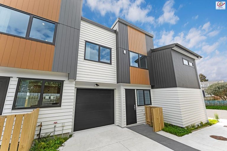 Photo of property in 26b Cape Road, Mangere, Auckland, 2022