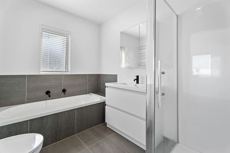 Photo of property in 31 Aviation Street, Takanini, 2112