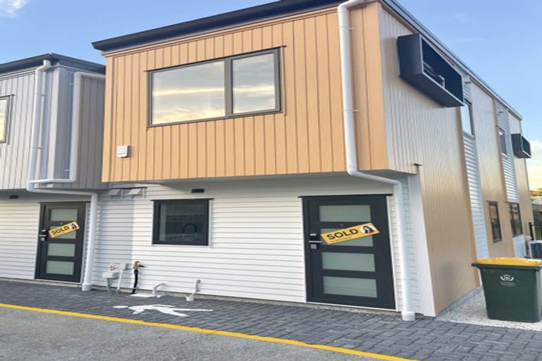 Photo of property in 1/40 Mark Edward Drive, Half Moon Bay, Auckland, 2012