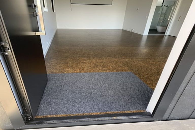 Photo of property in 14 City View Terrace, Birkenhead, Auckland, 0626