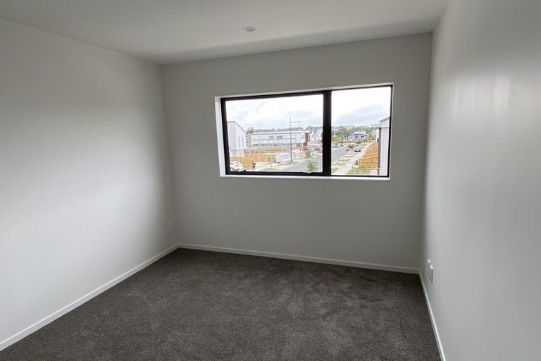 Photo of property in 37 Kairakau Street, Papakura, 2110