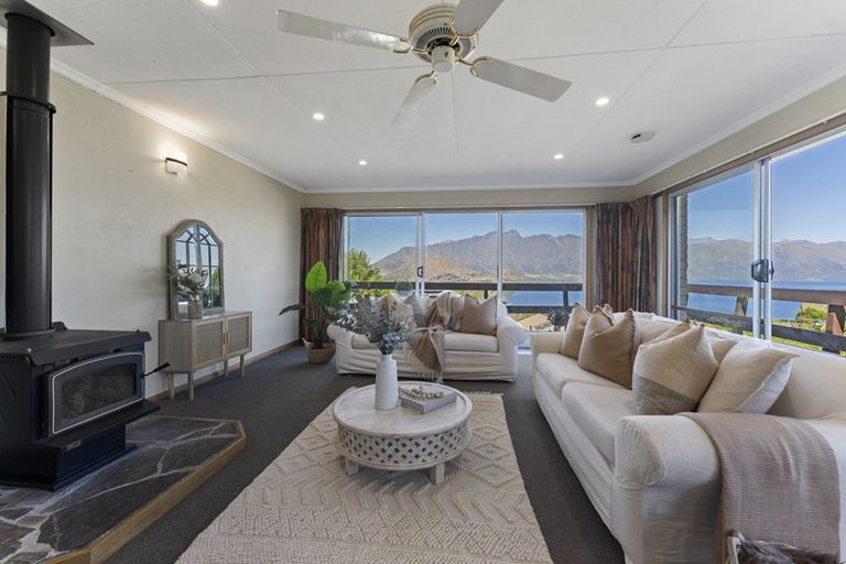 Photo of property in 21b Avalon Crescent, Fernhill, Queenstown, 9300