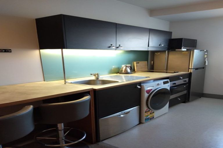 Photo of property in Urbane Apartments, 24/29 Webb Street, Mount Cook, Wellington, 6011