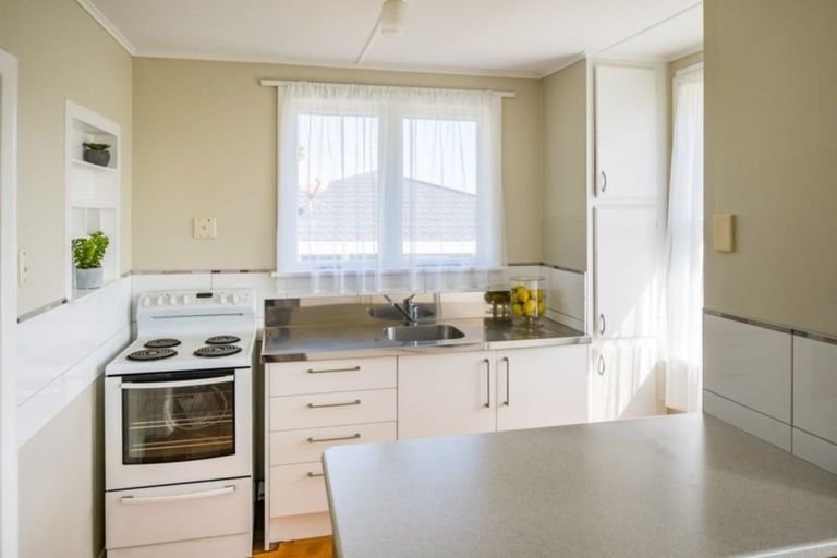 Photo of property in 7 Taupiri Crescent, Titahi Bay, Porirua, 5022
