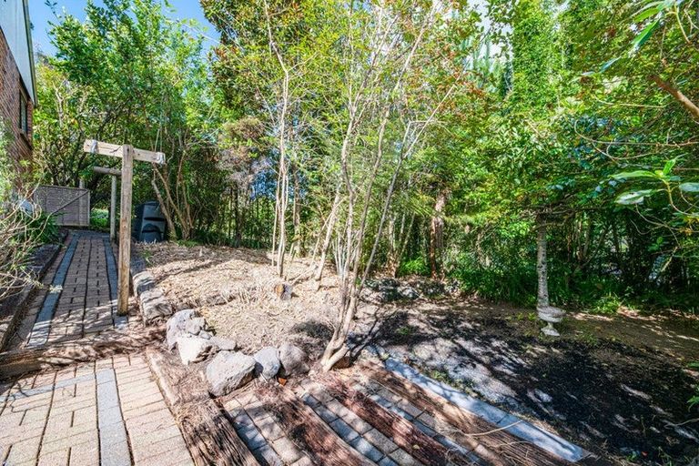 Photo of property in 84a/2 Avonleigh Road, Green Bay, Auckland, 0604