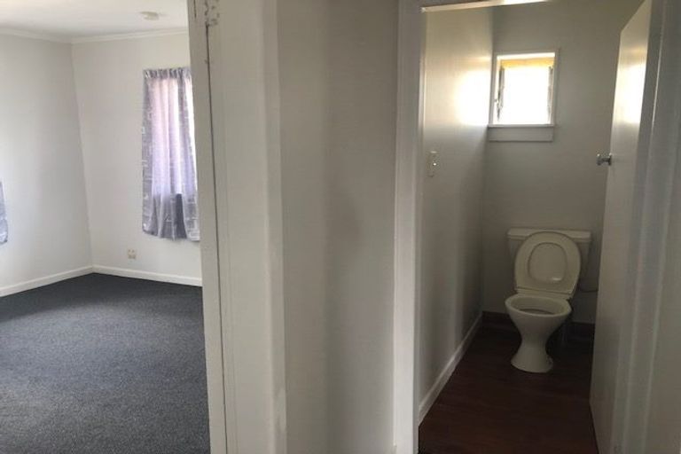 Photo of property in 20 Saint Leonards Road, Kelston, Auckland, 0602