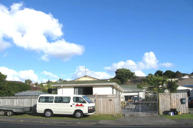 Photo of property in 58 Meadowood Drive, Unsworth Heights, Auckland, 0632