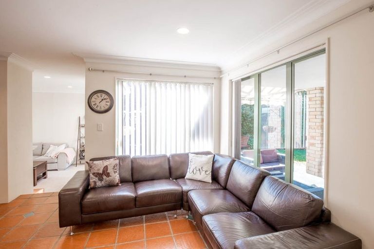 Photo of property in 19 Gilberd Place, Torbay, Auckland, 0630