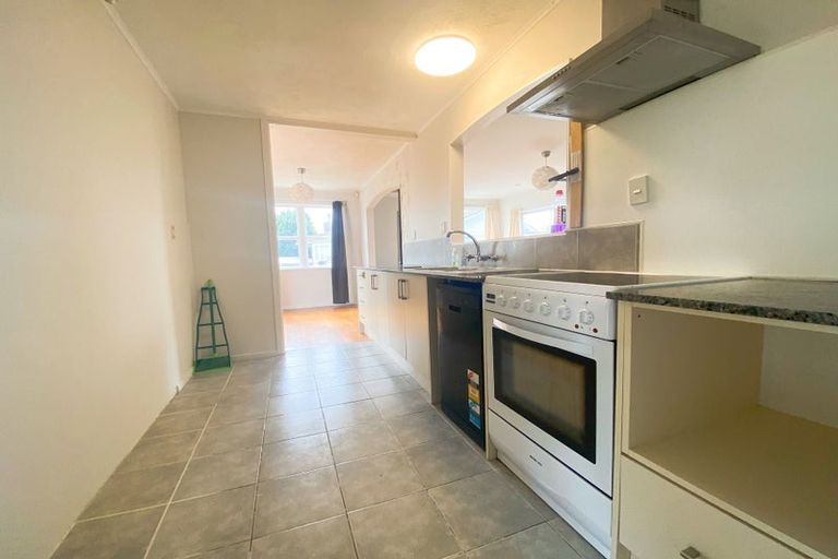 Photo of property in 13 Helga Crescent, Te Atatu Peninsula, Auckland, 0610