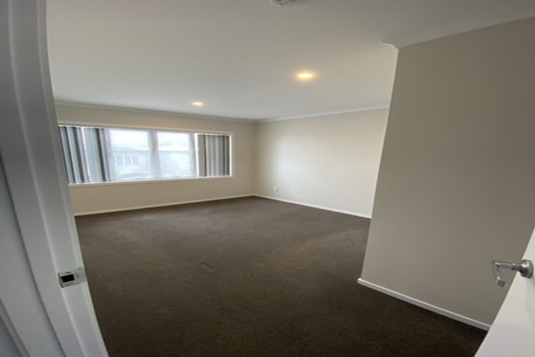 Photo of property in 32 Fernly Rise, Flat Bush, Auckland, 2019