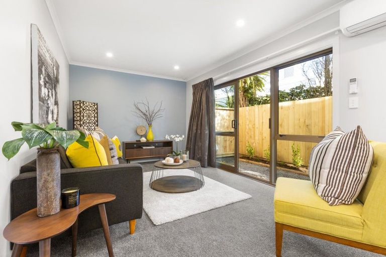 Photo of property in 2/10 Gazeley Avenue, Silverdale, Hamilton, 3216