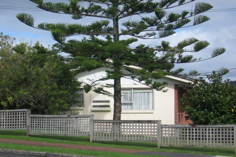 Photo of property in 3/68 West Coast Road, Glen Eden, Auckland, 0602