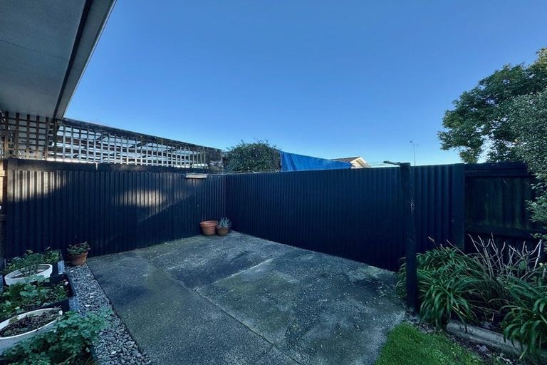 Photo of property in 2/15 Gloaming Place, Conifer Grove, Takanini, 2112