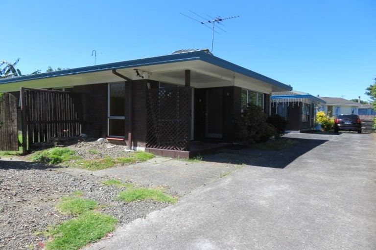 Photo of property in 2/17 Waimahia Avenue, Weymouth, Auckland, 2103