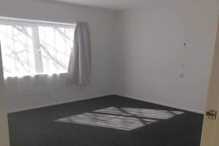Photo of property in 17 Shanley Crescent, Waiuku, 2123
