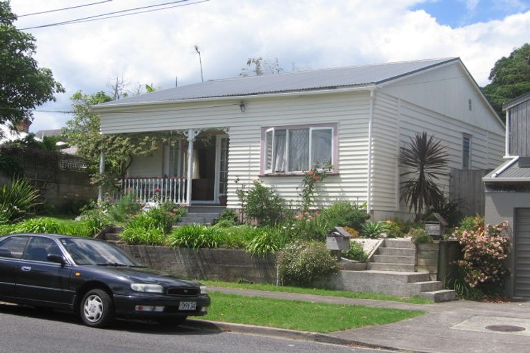 Photo of property in 2/14 High Street, Devonport, Auckland, 0624