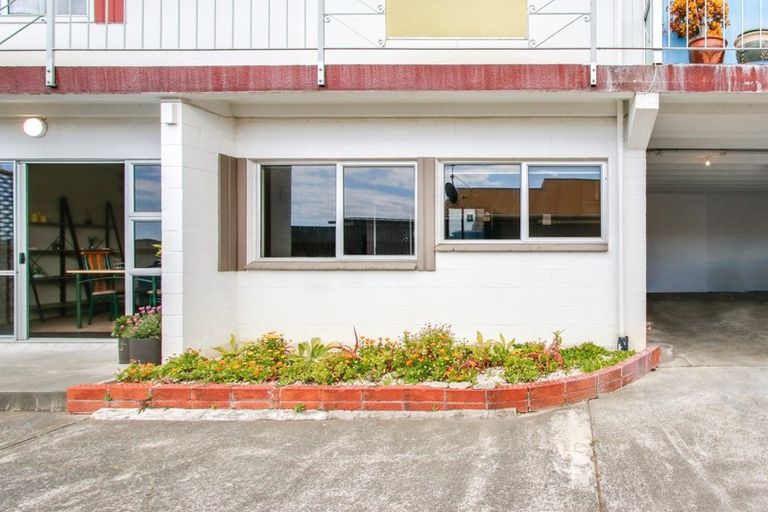 Photo of property in 6/8 Lee Road, Taradale, Napier, 4112