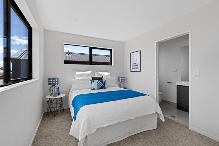 Photo of property in 1/85 Jaemont Avenue, Te Atatu South, Auckland, 0610