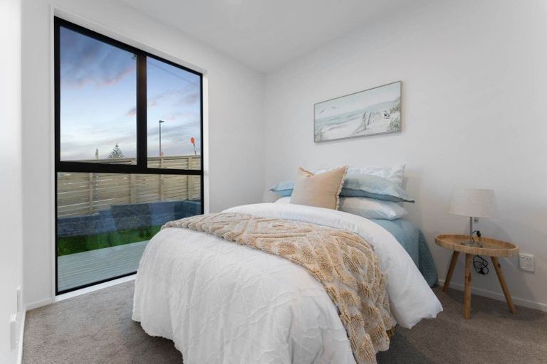 Photo of property in 18 Papai Lane, Massey, Auckland, 0614