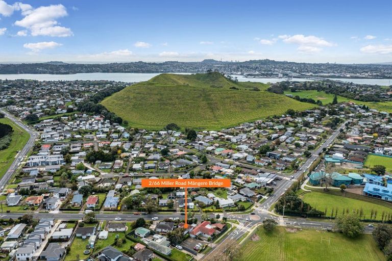 Photo of property in 2/66 Miller Road, Mangere Bridge, Auckland, 2022