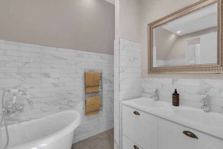 Photo of property in 2 Powells Road, Oxford, 7430