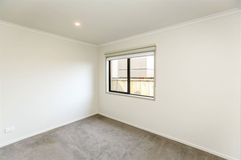 Photo of property in 14 Lavender Close, Spotswood, New Plymouth, 4310