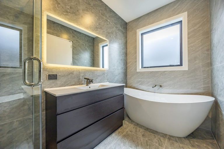 Photo of property in 29 Cara Avenue, Kumeu, 0810