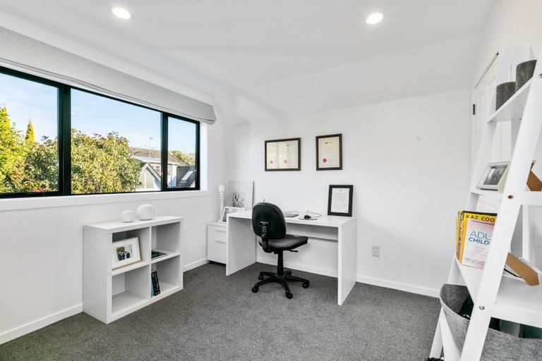 Photo of property in 17 Hinau Street, Woburn, Lower Hutt, 5010