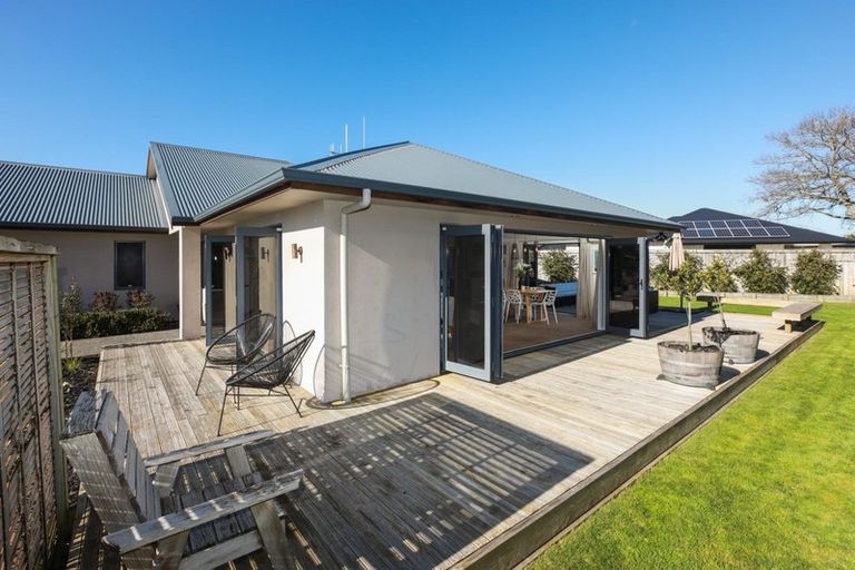 Photo of property in 14 Madison Street, Cambridge, 3434