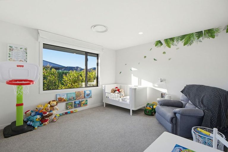 Photo of property in 11 Crete Road, Rangiora, 7400