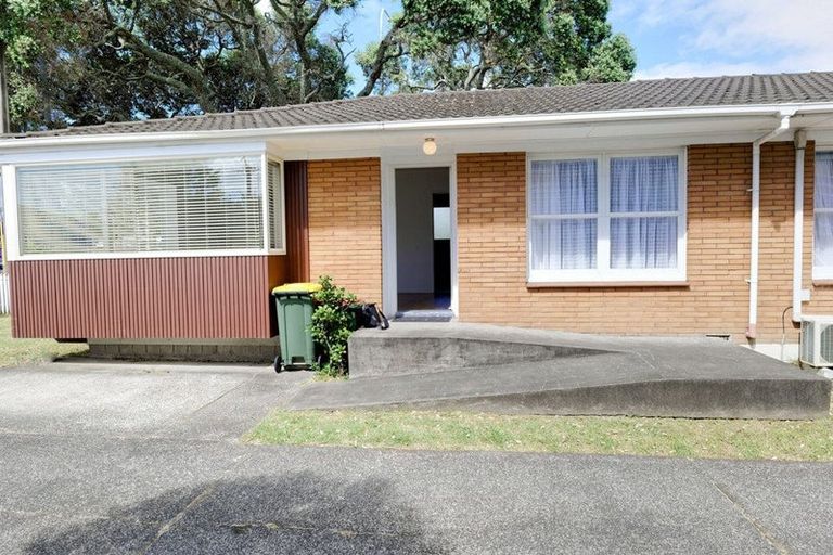 Photo of property in 1/760 Beach Road, Browns Bay, Auckland, 0630