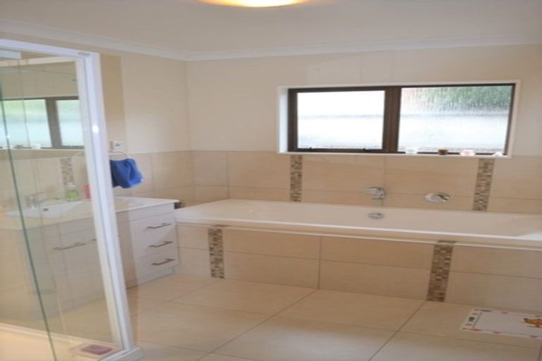 Photo of property in 5 The Top Gallant, Whitby, Porirua, 5024