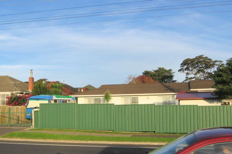 Photo of property in 375 Hobsonville Road, Hobsonville, Auckland, 0618