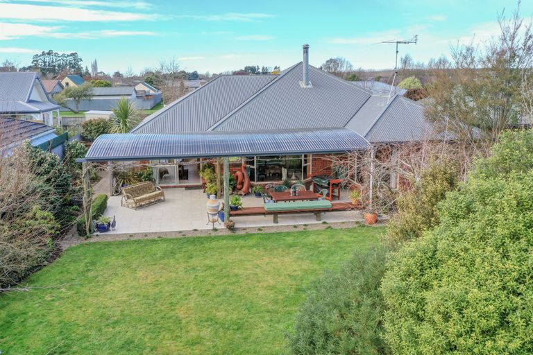 Photo of property in 43 Gladstone Road, Woodend, 7610