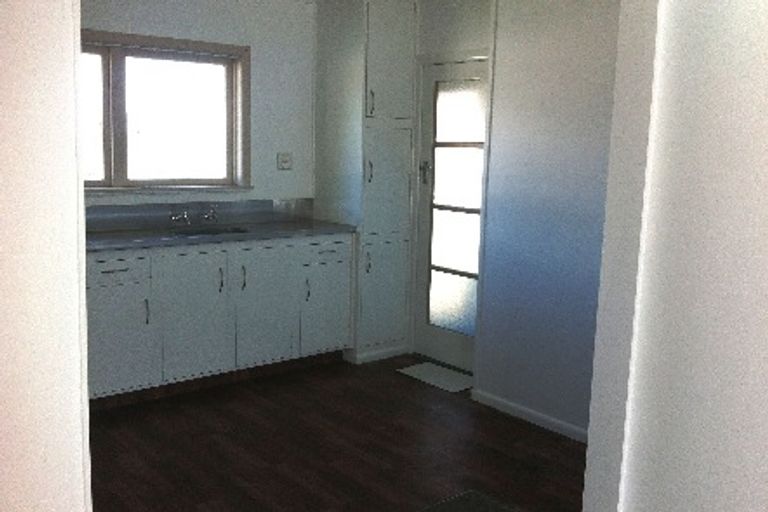 Photo of property in 27 Collins Road, Melville, Hamilton, 3206