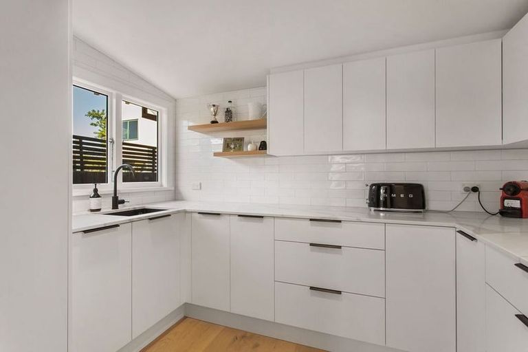 Photo of property in 112 Knowles Street, St Albans, Christchurch, 8052