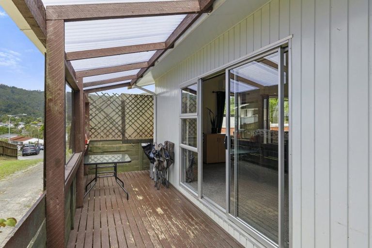 Photo of property in 7 Waipuna Grove, Stokes Valley, Lower Hutt, 5019