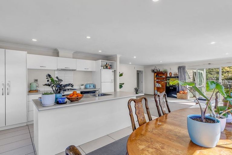 Photo of property in 10 Moonraker Place, Whitby, Porirua, 5024