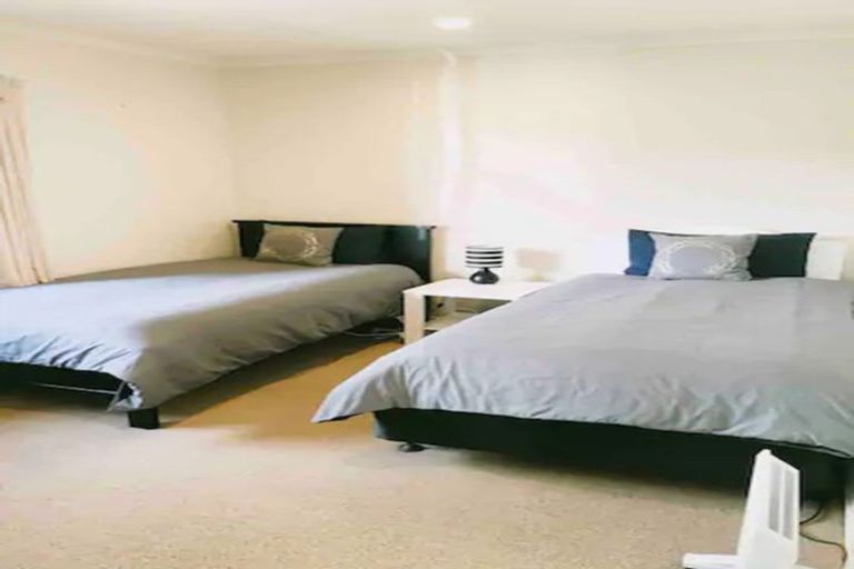Photo of property in 12 Kalmore Place, Flat Bush, Auckland, 2016