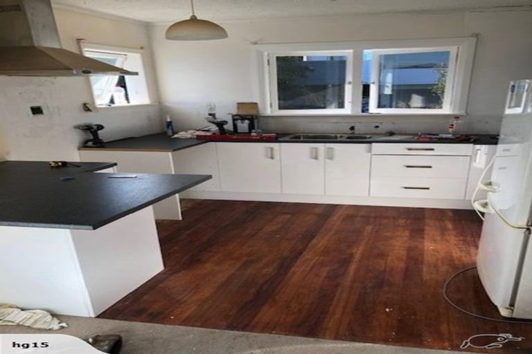 Photo of property in 6 Middlesex Place, Northland, Wellington, 6012