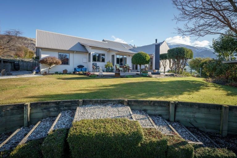 Photo of property in 72a Meadowstone Drive, Wanaka, 9305