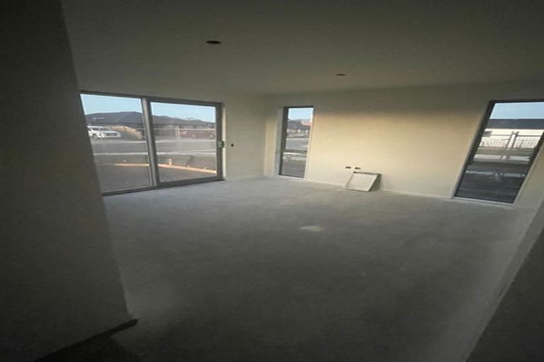 Photo of property in 13 Ellmers Street, Woodend, 7691