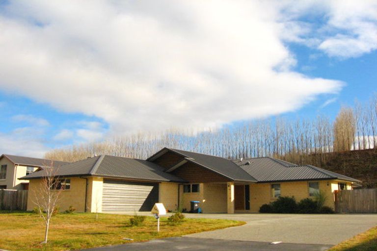 Photo of property in 33 Sylvan Street, Lake Hayes, Queenstown, 9304