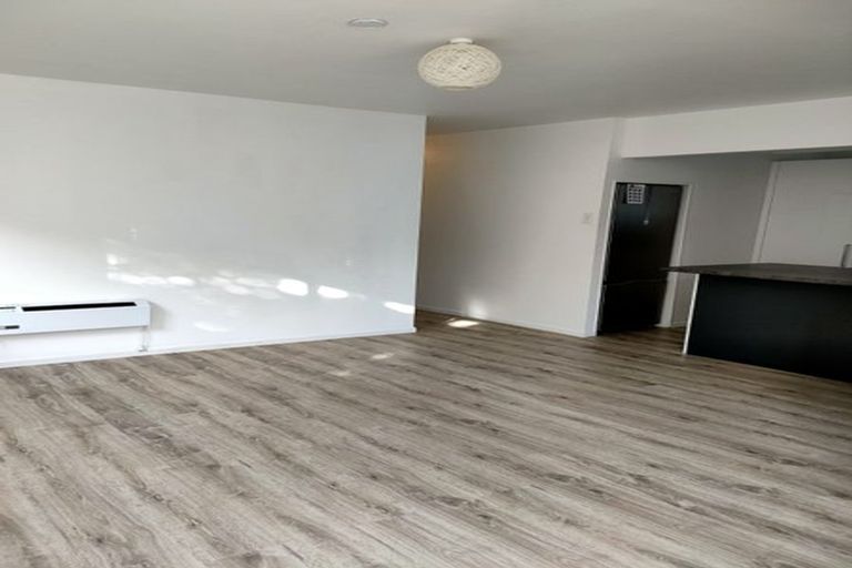 Photo of property in 19/125u Queens Drive, Lyall Bay, Wellington, 6022