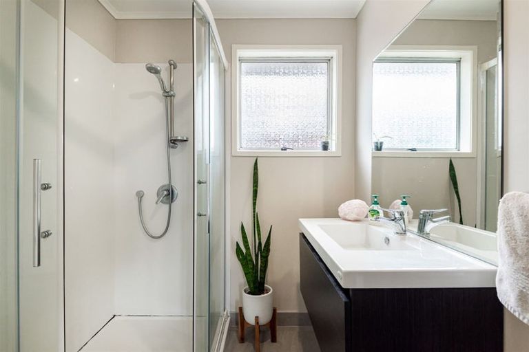Photo of property in 301 Sunset Road, Sunnynook, Auckland, 0632