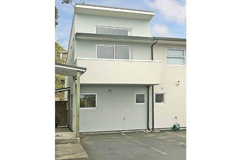 Photo of property in 12/138 Queens Drive, Lyall Bay, Wellington, 6022