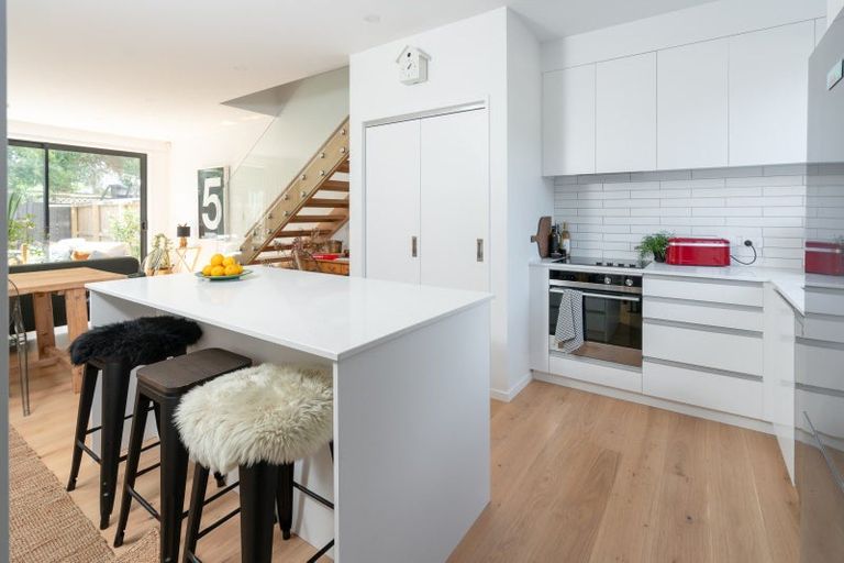 Photo of property in 16b Inglis Street, Seatoun, Wellington, 6022