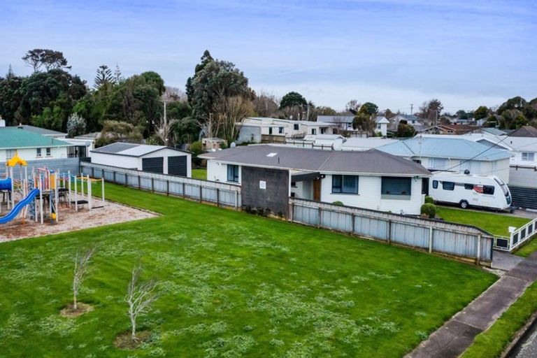 Photo of property in 16 Ramanui Avenue, Hawera, 4610